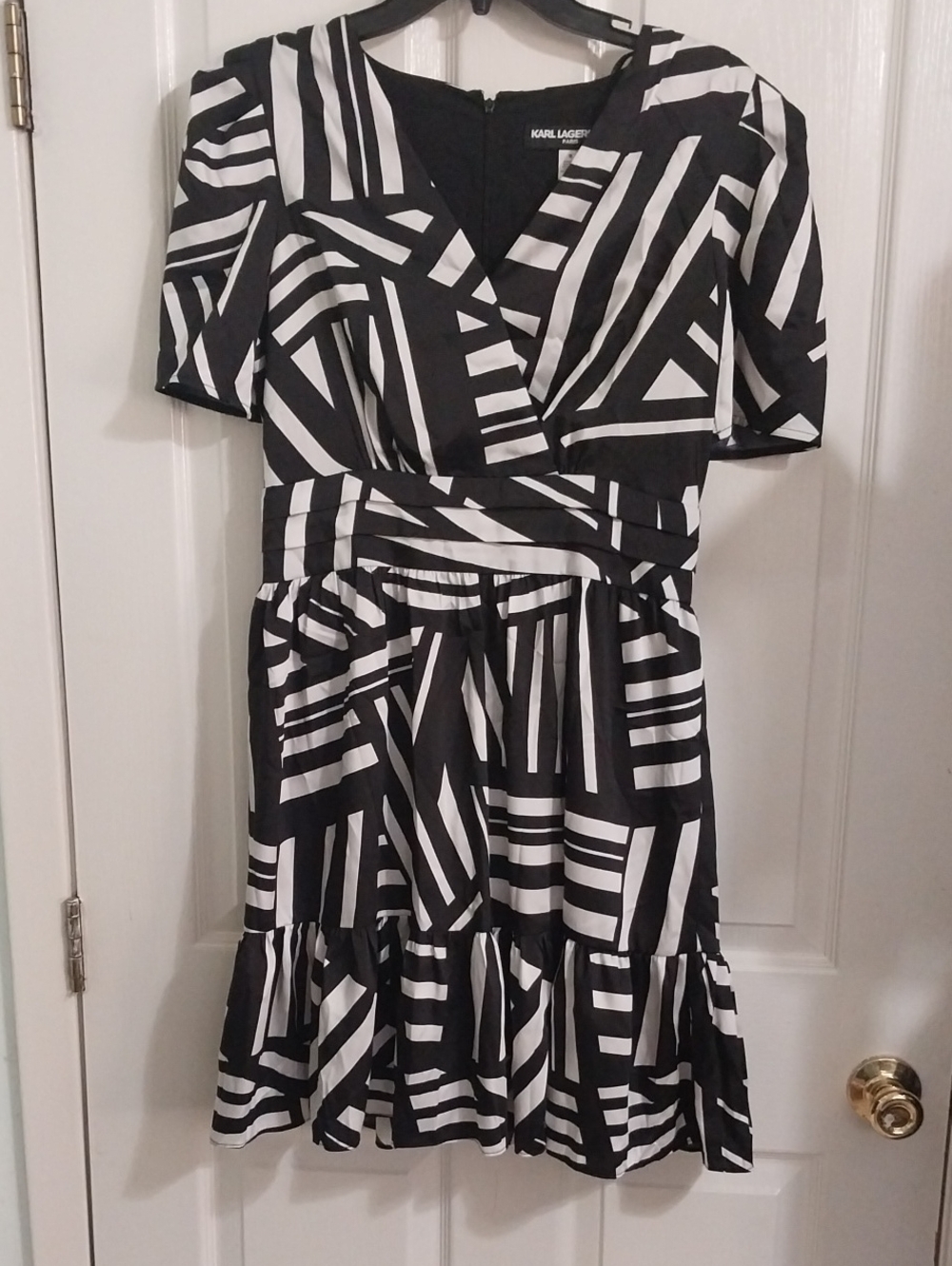 Karl Lagerfeld 8 Black and White Geometric Tiered A-Line Dress